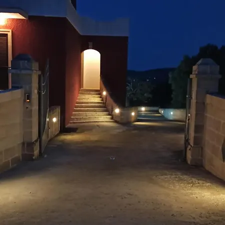 Casa Loconte Holiday home *